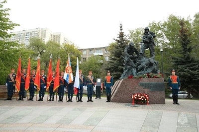 Возложение цветов - Возложение корзин из живых цветов