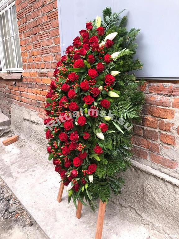 Траурный венок из живых цветов №88
